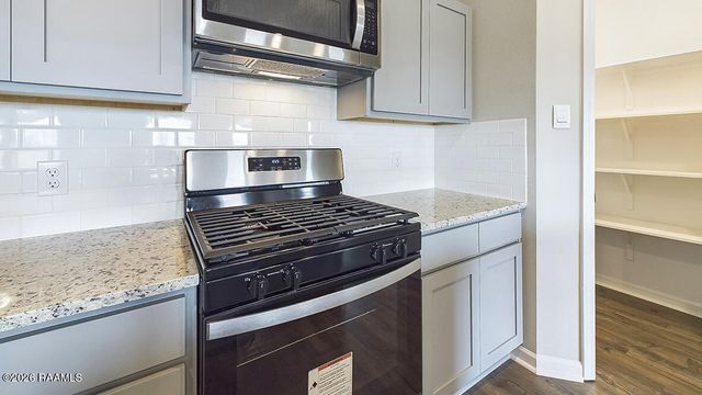 105 Lake Oak Drive, Lafayette, LA 70507