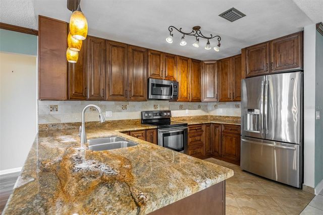 8639 LEIGHTON DRIVE, Tampa, FL 33614