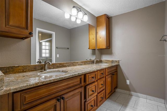 8639 LEIGHTON DRIVE, Tampa, FL 33614