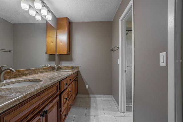 8639 LEIGHTON DRIVE, Tampa, FL 33614