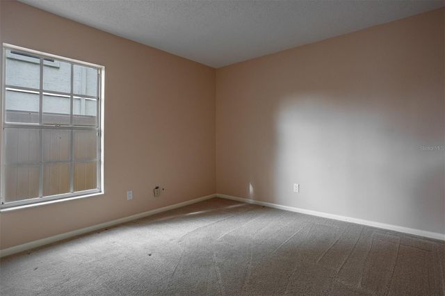 8639 LEIGHTON DRIVE, Tampa, FL 33614