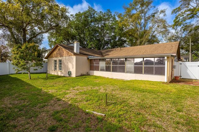 8639 LEIGHTON DRIVE, Tampa, FL 33614