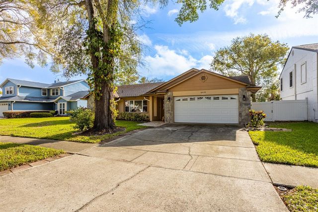 8639 LEIGHTON DRIVE, Tampa, FL 33614