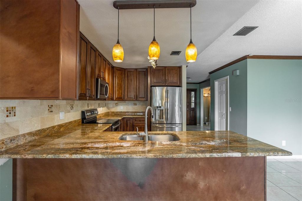 Image 13 of property listing at 8639 LEIGHTON DRIVE, Tampa, FL 33614