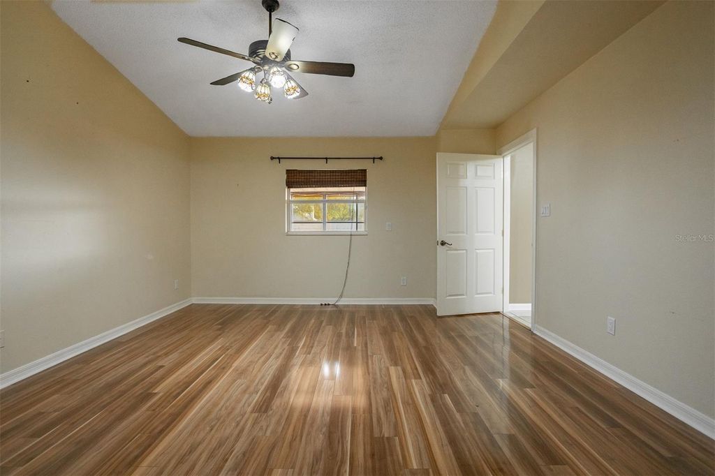 Image 17 of property listing at 8639 LEIGHTON DRIVE, Tampa, FL 33614