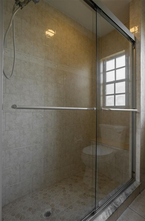 Image 23 of property listing at 8639 LEIGHTON DRIVE, Tampa, FL 33614