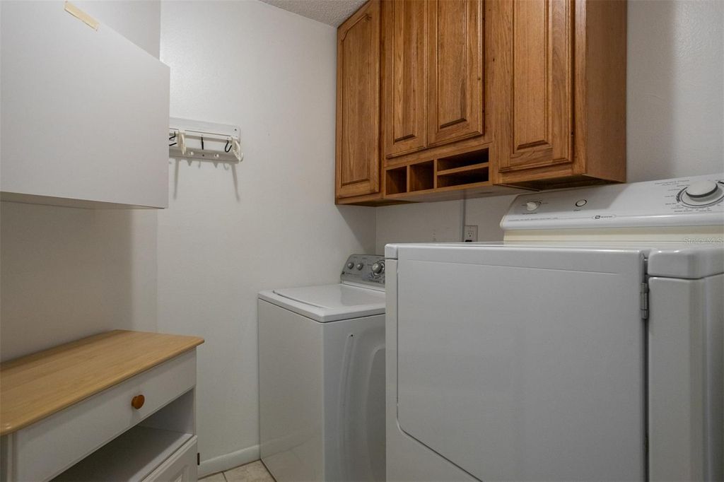 Image 29 of property listing at 8639 LEIGHTON DRIVE, Tampa, FL 33614