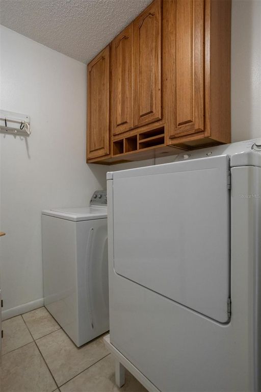 Image 30 of property listing at 8639 LEIGHTON DRIVE, Tampa, FL 33614