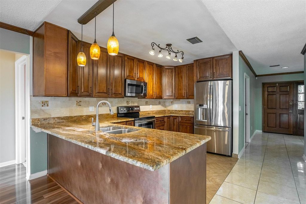 Image 10 of property listing at 8639 LEIGHTON DRIVE, Tampa, FL 33614