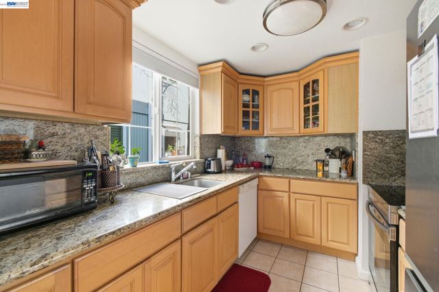 1863 Shirley Dr, Benicia, CA 94510