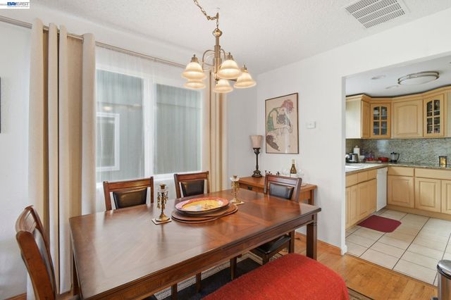 1863 Shirley Dr, Benicia, CA 94510