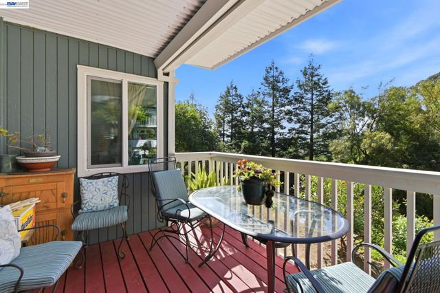 1863 Shirley Dr, Benicia, CA 94510