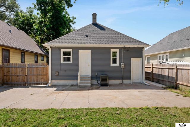 2738 Browne Street, Omaha, NE 68111