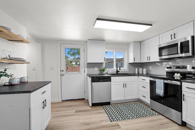 1027 E Princeton Ave, Spokane, WA 99207