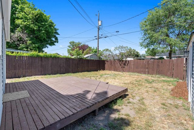 1027 E Princeton Ave, Spokane, WA 99207