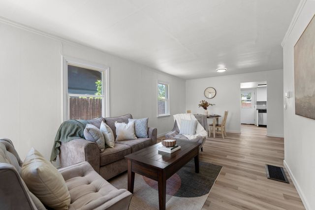 1027 E Princeton Ave, Spokane, WA 99207