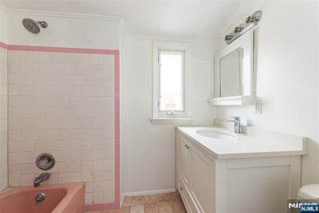 3 Vivian Court, Fair Lawn, NJ 07410