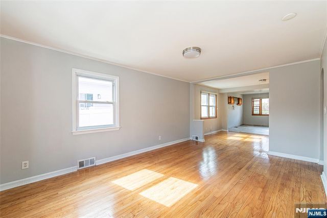 3 Vivian Court, Fair Lawn, NJ 07410