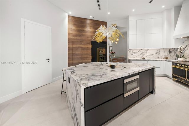 808 Brickell Key Drive 408, Miami, FL 33131