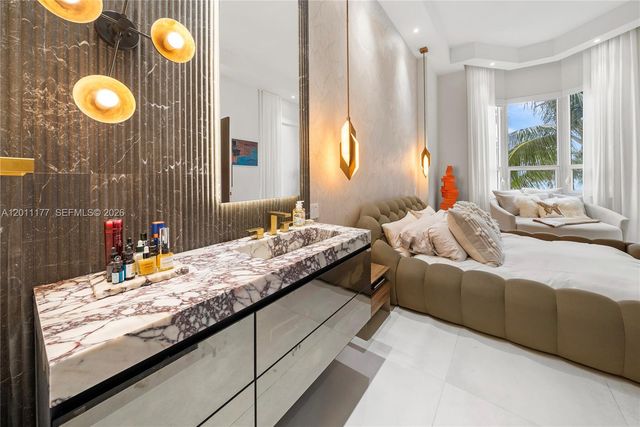 808 Brickell Key Drive 408, Miami, FL 33131