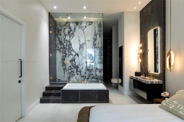 808 Brickell Key Drive 408, Miami, FL 33131