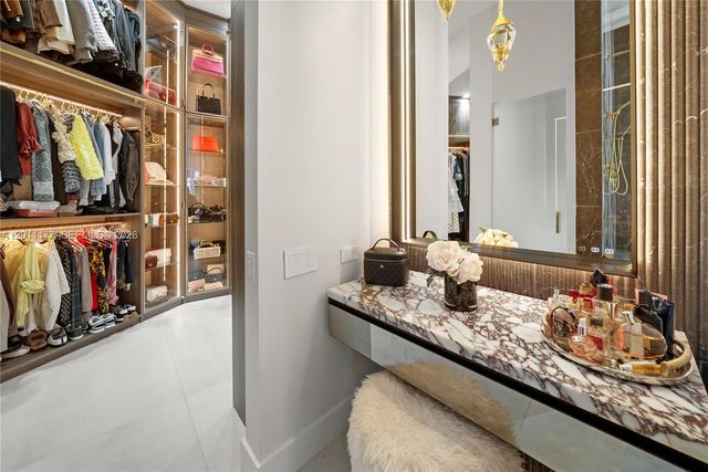 808 Brickell Key Drive 408, Miami, FL 33131