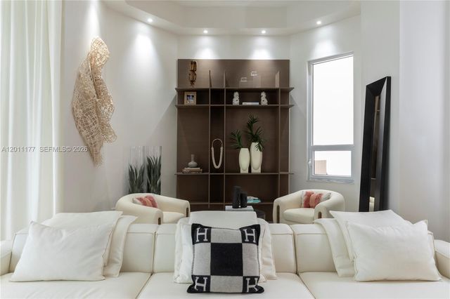 808 Brickell Key Drive 408, Miami, FL 33131