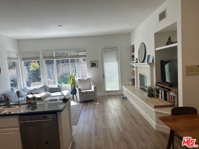 1588 Applefield Street, Newbury Park (thousand Oaks), CA 91320