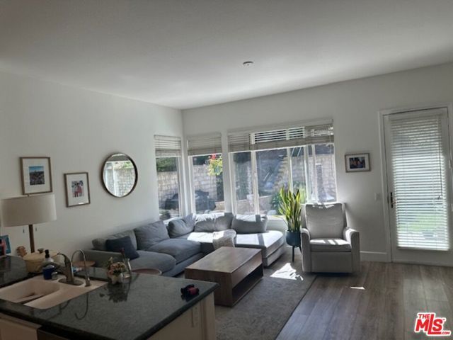 1588 Applefield Street, Newbury Park (thousand Oaks), CA 91320