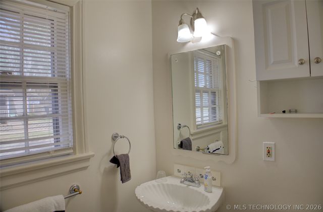 1731 S Yorktown Avenue, Tulsa, OK 74104