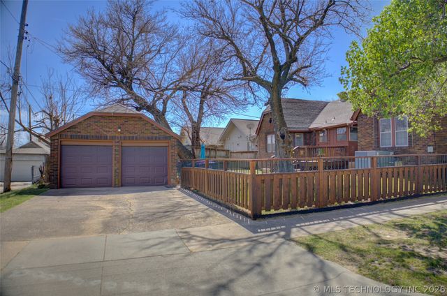 1731 S Yorktown Avenue, Tulsa, OK 74104