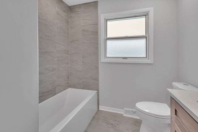 730 Castlewood Lane, Deerfield, IL 60015