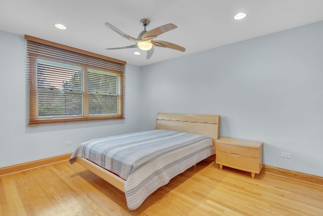 730 Castlewood Lane, Deerfield, IL 60015