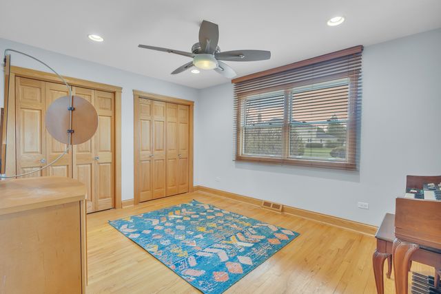 730 Castlewood Lane, Deerfield, IL 60015