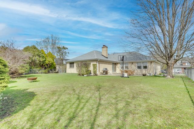 730 Castlewood Lane, Deerfield, IL 60015