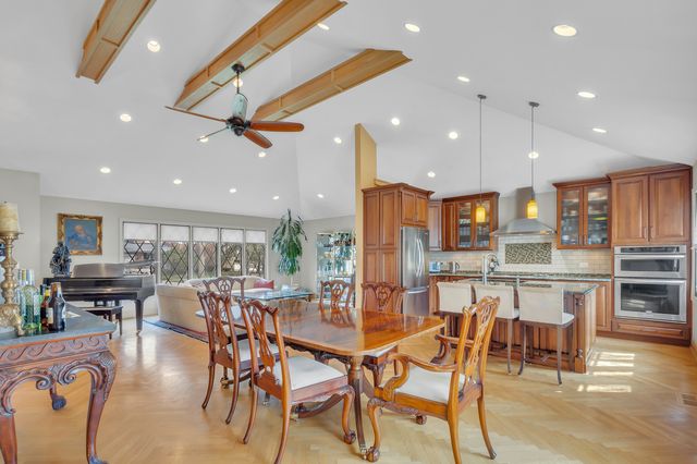 730 Castlewood Lane, Deerfield, IL 60015