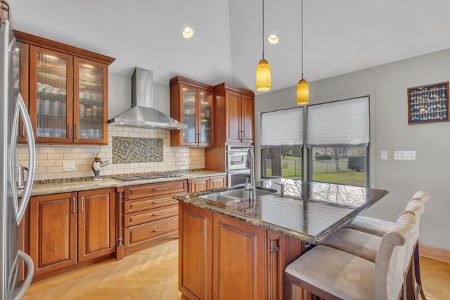 730 Castlewood Lane, Deerfield, IL 60015