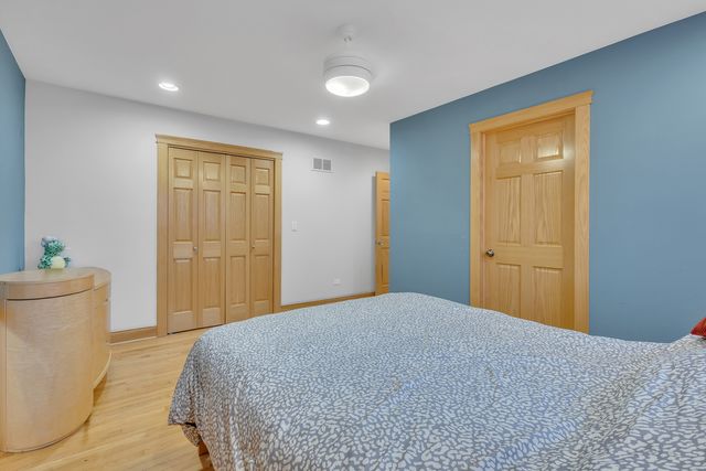 730 Castlewood Lane, Deerfield, IL 60015