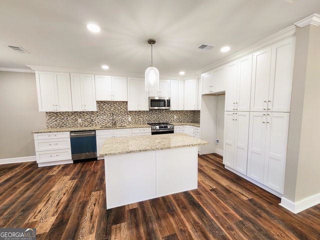 2813 W Doublegate Drive, Albany, GA 31721