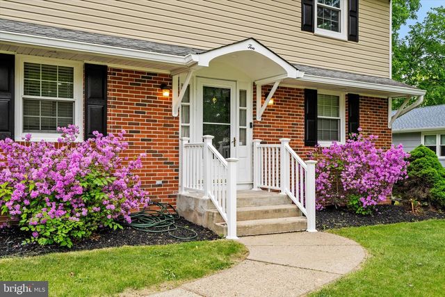 10 GREAT WOODS DR, Ewing, NJ 08618