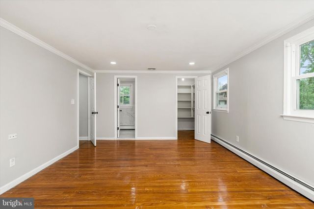 10 GREAT WOODS DR, Ewing, NJ 08618