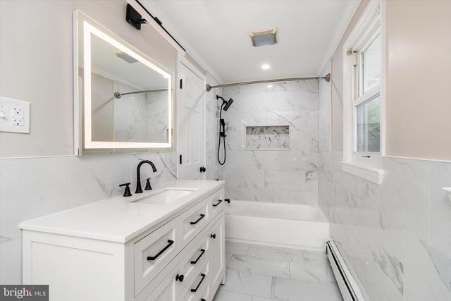 10 GREAT WOODS DR, Ewing, NJ 08618
