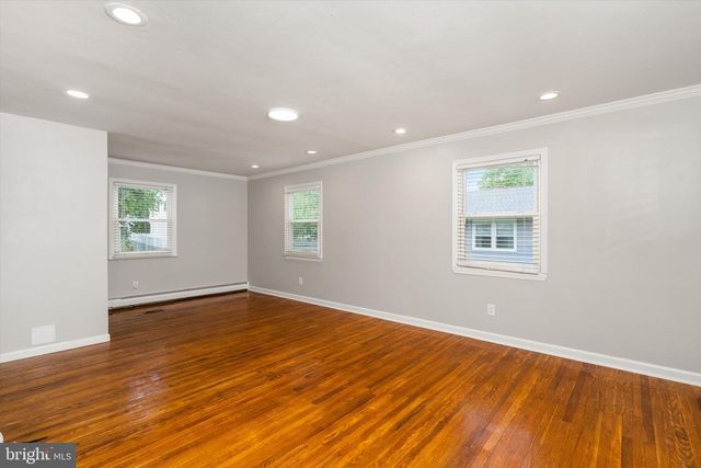10 GREAT WOODS DR, Ewing, NJ 08618