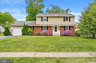 10 GREAT WOODS DR, Ewing, NJ 08618