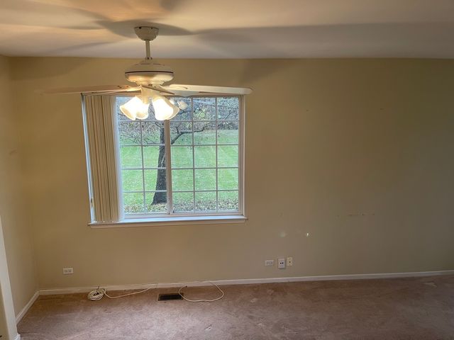 48 W Briarwood Drive, Streamwood, IL 60107