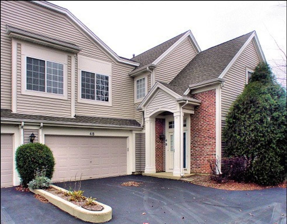 48 W Briarwood Drive, Streamwood, IL 60107