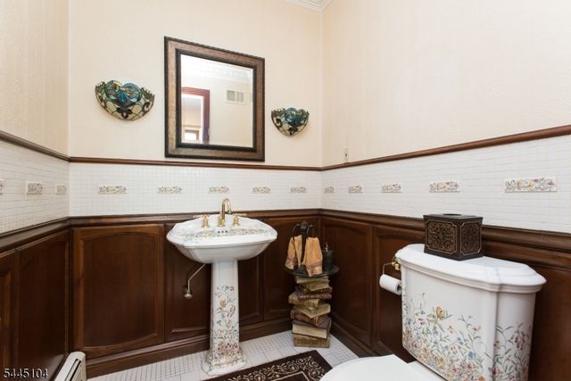 203 Rock Road W, Green Brook Twp., NJ 08812