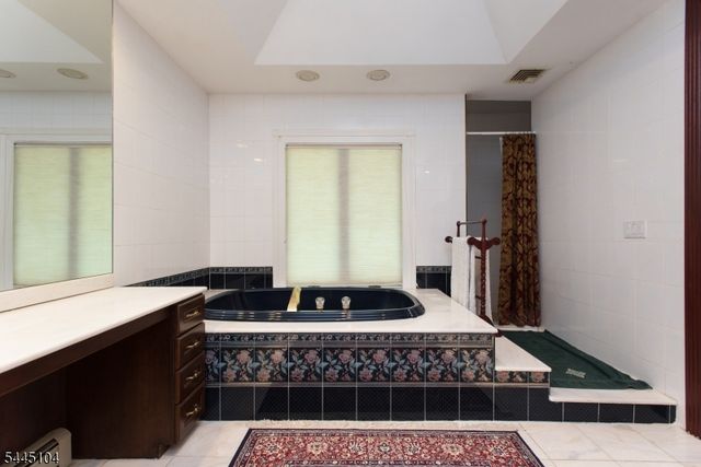 203 Rock Road W, Green Brook Twp., NJ 08812