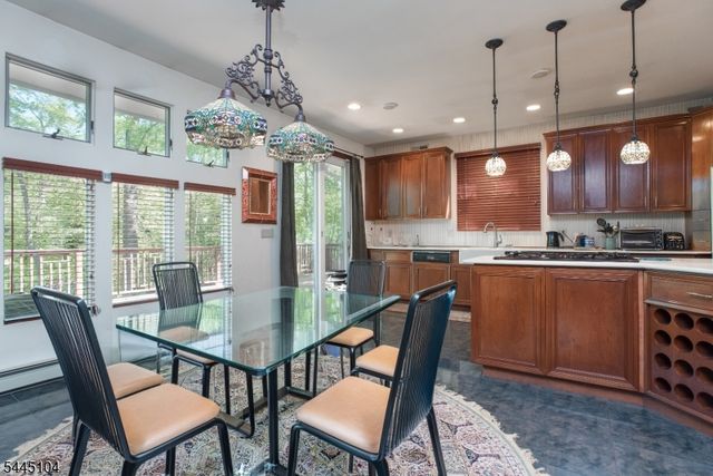203 Rock Road W, Green Brook Twp., NJ 08812