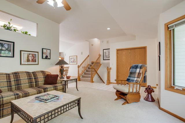 463 42nd Avenue S, Moorhead, MN 56560